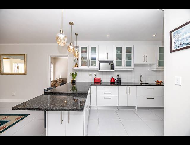3 BEDROOM GATED ESTATE FOR SALE IN SUNNINGDALE